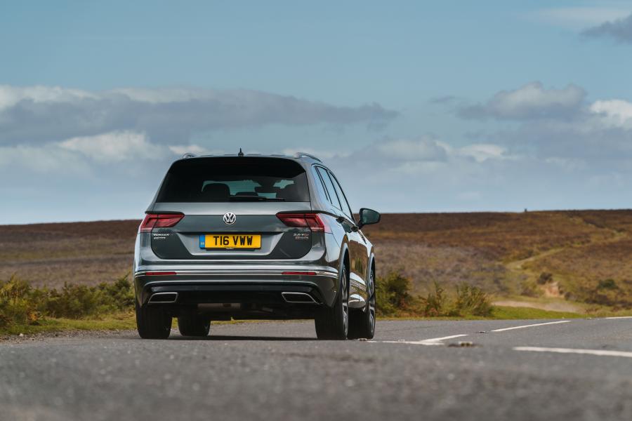 Volkswagen Tiguan Allspace R-Line 2018 года  (UK) (фото 2 из 40)